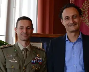 antonio-arivella-comandante-7-alpini-e-jacopo-massaro-sindaco