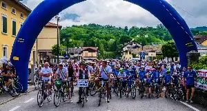 giro del lago 2015 - partenza ciclisti