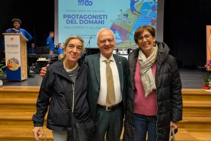 da sx NICOLETTA CASTELLINI vicepresidente Csi Belluno e consigliere nazionale - VITTORIO BOSIO presidente nazionale CSI - CINZIA LUSA presidente Csi Feltre_edited