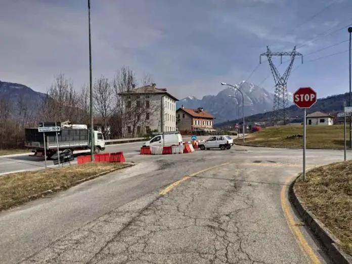 Incrocio che dalla Sp1 porta a Levego Alta_edited