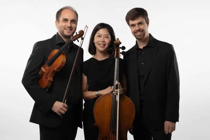 Trio Mythos