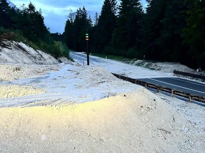 San Vito di Cadore, Statale 51 Alemagna. Colata detritica contenuta. Riapertura prevista alle 10:20