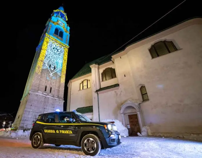 Guardia finanza Cortina_edited