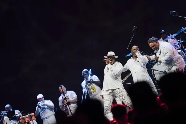 Earth, Wind & Fire Experience