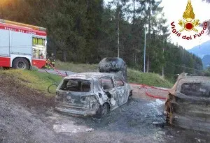 incendio-auto-rocca-pietore