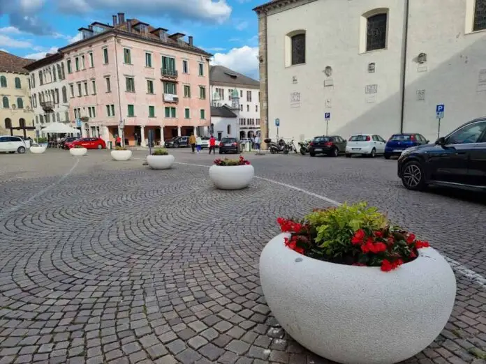 nuove fioriere piazza duomo_edited