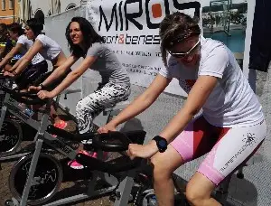 oltre team 3h pedalando in piazza