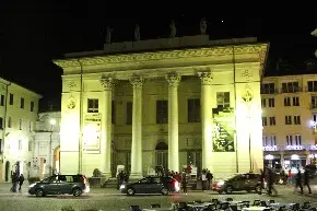 teatro comunale notte