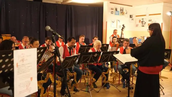 Banda Chies alle Scuole medie di Lamosano_edited