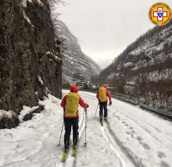 Soccorso alpino neve_edited