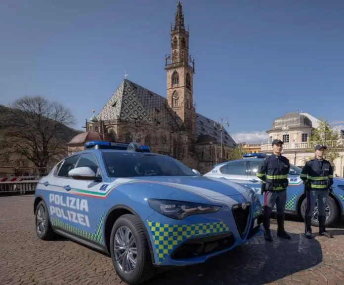 Alfa Stelvio Polizia stradale_edited