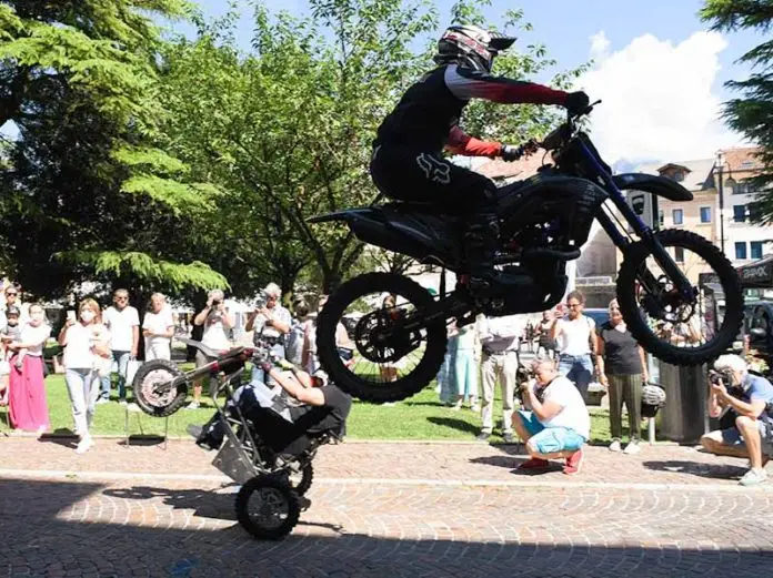Alvaro dal farra Mask to Ride_edited