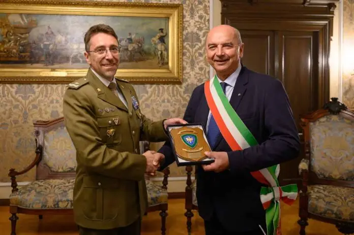Cittadinanza Onoraria Città TS alla Julia Gen Maioriello e Sindaco TS Di Piazza_edited