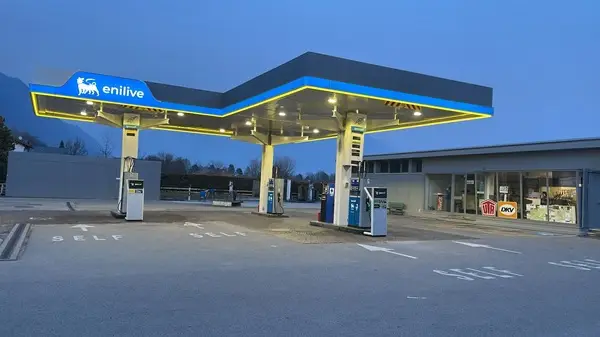 ENI LIVE distributore
