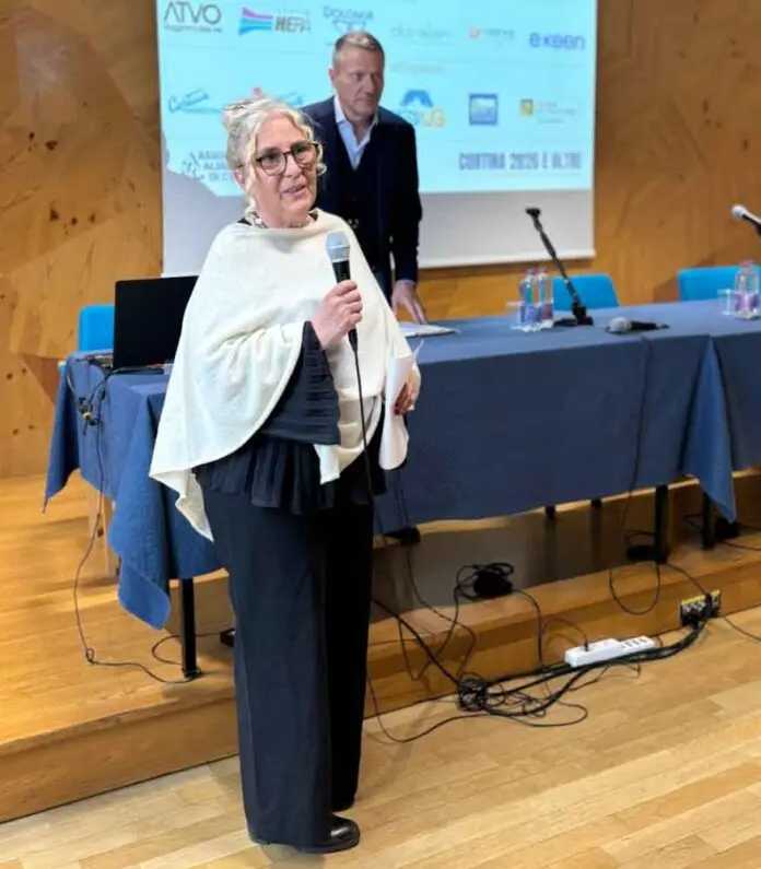 Sandra Ruatti Presidente Ass Albergatori Cortina_edited