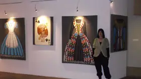 Manu Brunello tra le sue opere leggera