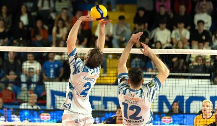 Belluno Volley Ferrato_alza_per_Mozzato_edited