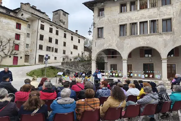 Poetry Slam, speranza e fantasia per la Giornata internazionale della poesia