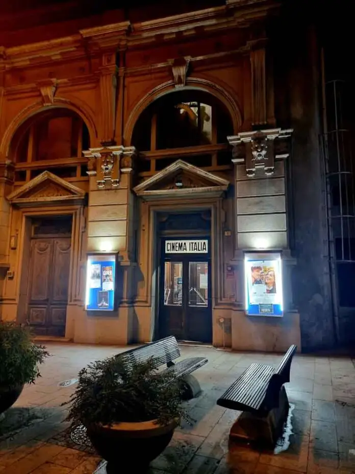 cinema italia notte_edited