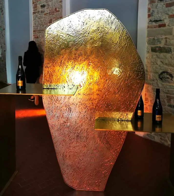 Arte e design di Raimondo Sandri nella ripartenza del vino alla Cantina Bortolomiol di Valdobbiadene