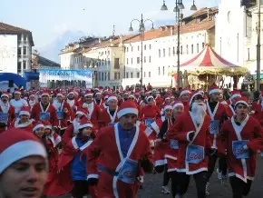 SANTA KLAUS RUNNING
