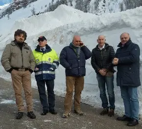sopralluogo a Malga Ciapela, alle spalle 3 metri di neve