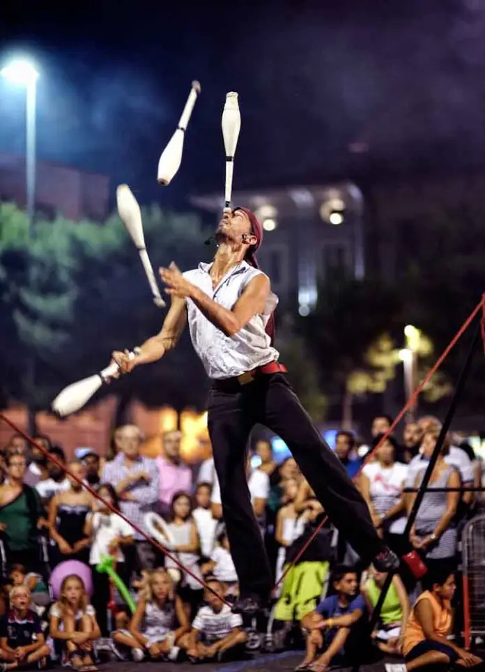 Belluno Kids Festival BUBBLE_STREET_CIRKUS_edited