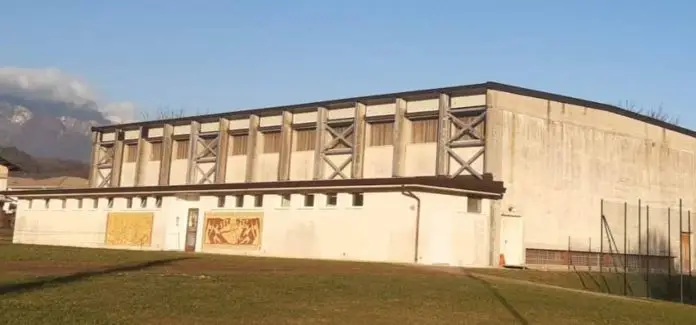 Palestra scuola media Rocca Feltre_edited