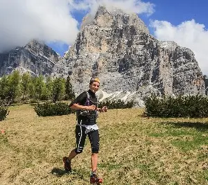 dolomiti extreme trail 2014 federica boifava con alle spalle il pelmo