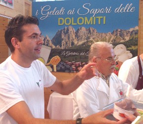 Roberto Padrin sindaco di Longarone all'Expo delle Dolomiti