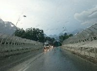 pioggia ponte alpini