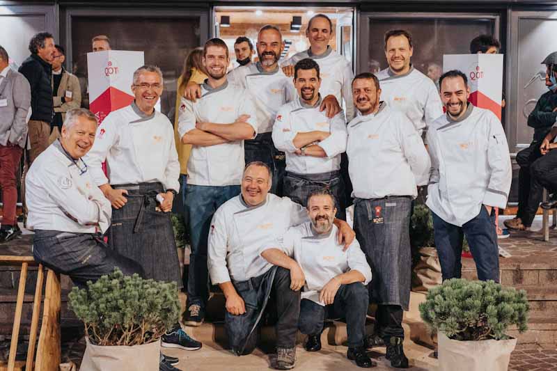 Cortina For Us. Un firmamento al cospetto della Regina delle Dolomiti 18 Chef, 9 stelle Michelin, 2 Maestri pasticceri