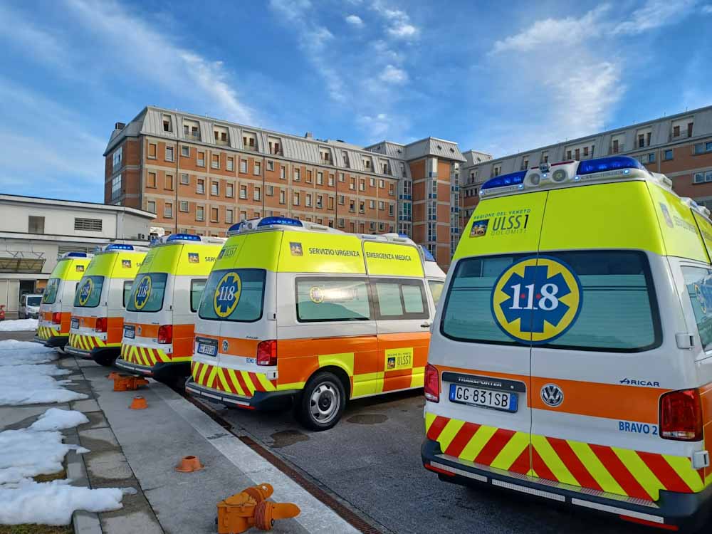 Sei nuove ambulanze per l’Ulss Dolomiti