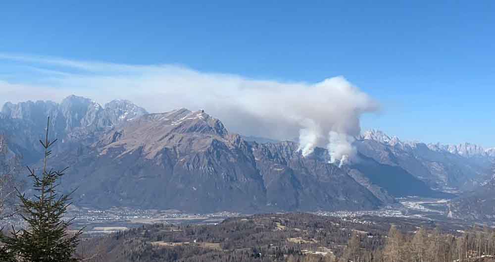 Incendi Longaronese-Zoldano. Ulss Dolomiti: PM 10 entro i limiti, cessate le limitazioni delle attività all’aperto 