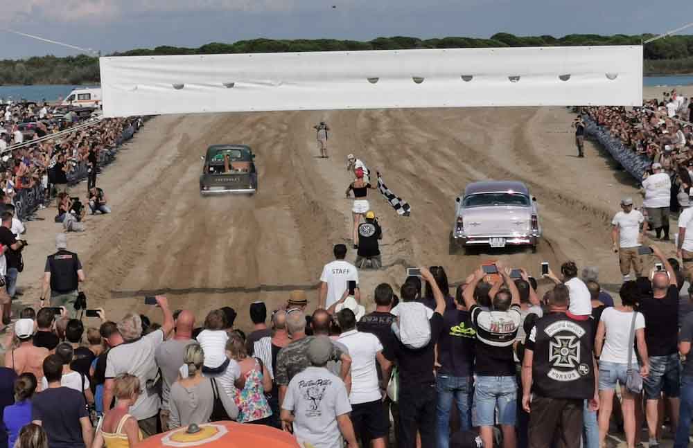 Tornano le hot rod di American Graffiti a Caorle. 8/10 settembre le auto americane sulla spiaggia di Falconera