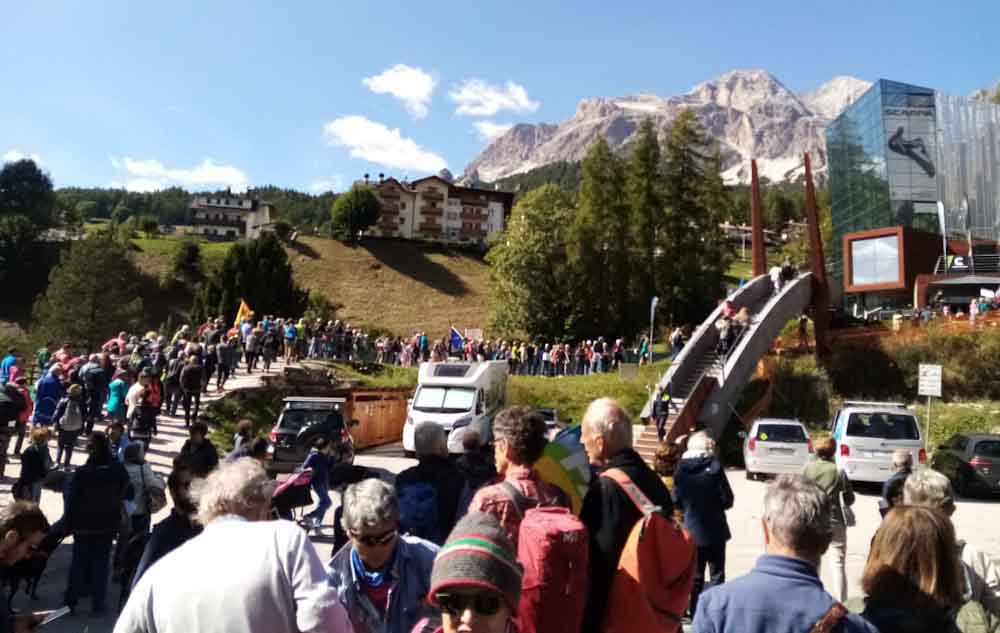 No alla pista da bob. Cortina, le dimensioni della protesta