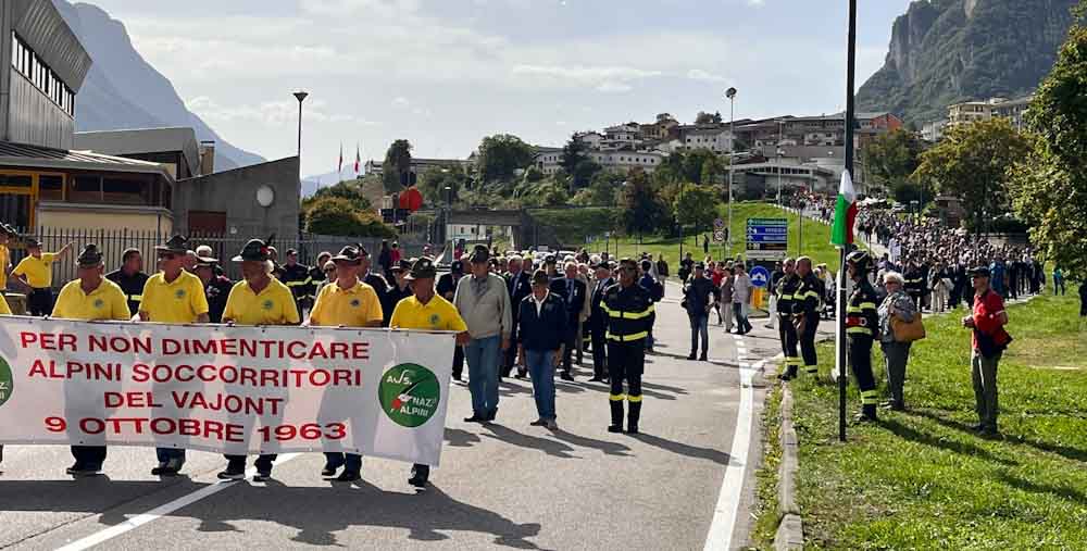 Longarone dedica un viale ai soccorritori. Padrin: «È da qui che è nato il grande sistema della Protezione Civile»