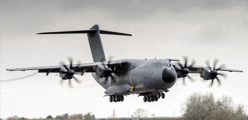Un gigante dei cieli solca la Valbelluna: l’Airbus A400M Atlas in transito verso Israele