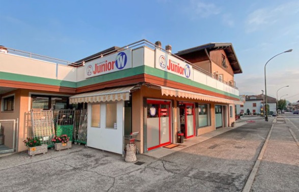 Chiude lo storico negozio di alimentari di Visome. La Famiglia Scarton saluta e ringrazia