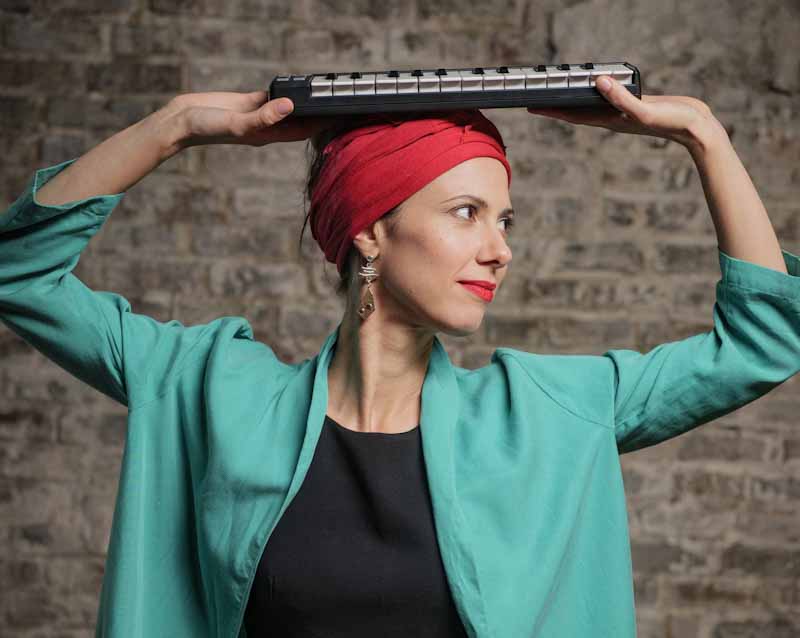 Unisono Jazz Club Feltre. Sabato appuntamento con l’eleganza del jazz della cantautrice tedesca Olivia Trummer
