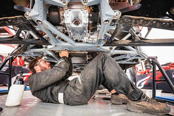 Dakar. Matteo Carazzai, l’unico Italiano nel cuore di Toyota Gazoo Racing