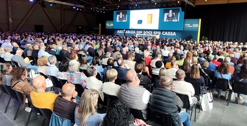 Assemblea dei soci di FPB Cassa di Fassa, Primiero e Belluno oggi al PalaLuxottica di Agordo